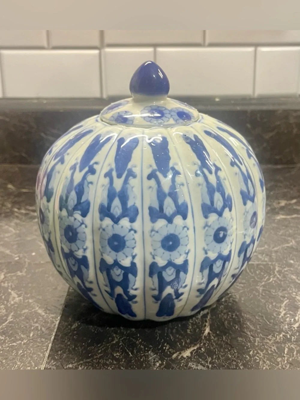 Vintage Chinese pumpkin jar porcelain hand painted blue & white - Picture 1 of 6